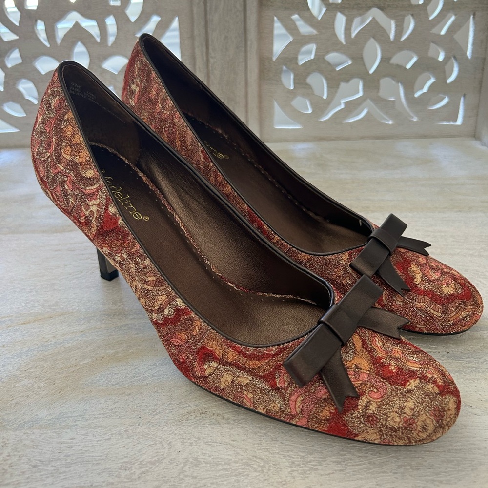 NEW Madeline LORA Brocade Heels with Bronze Brown Bow 9
